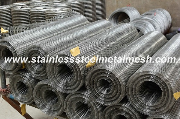 Stainless steel welded wire mesh